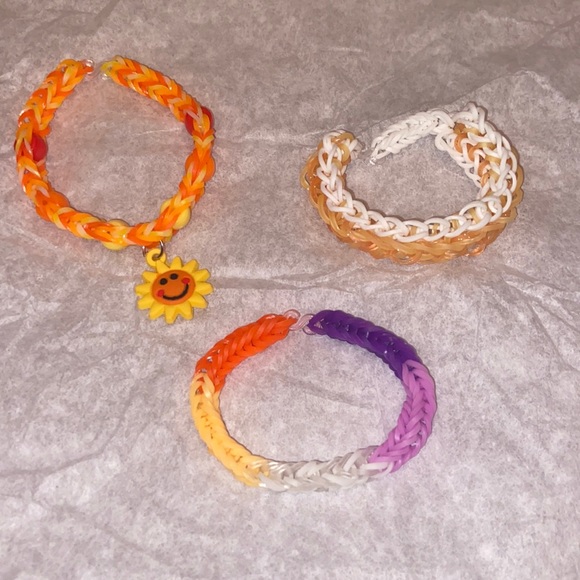 3 RAINBOW LOOM BRACELETS - Picture 1 of 8